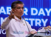 Menaker Tegaskan Kesempatan Kerja Tetap Terbuka di Tengah Tantangan Global