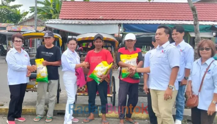 May Day, Perindo Barsel Bagikan Sembako untuk Pekerja Informal di Buntok